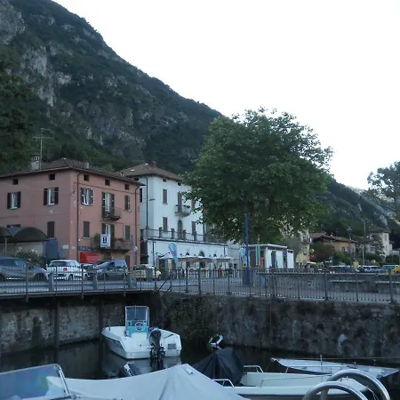 Apartament Casa Sul Porto Di Onno Oliveto Lario